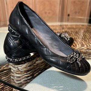 Stuart Weitzman Black Quilted Women's Shoes with Chain Detail.